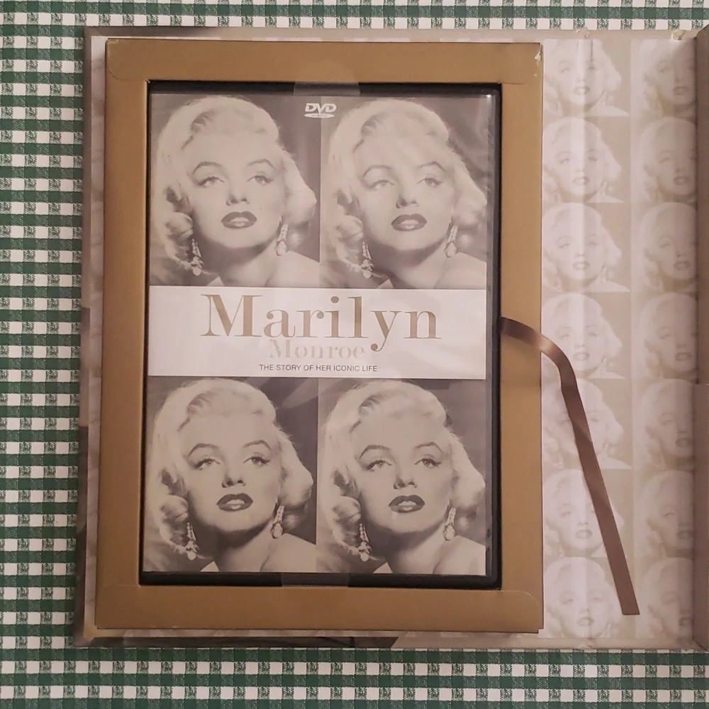 Vtg Marilyn Monroe A Photographic History of Her Iconic Life Book with DVD